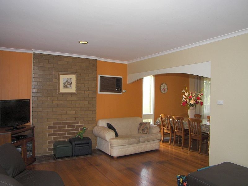 19 Lachlan Road, Melton South VIC 3338