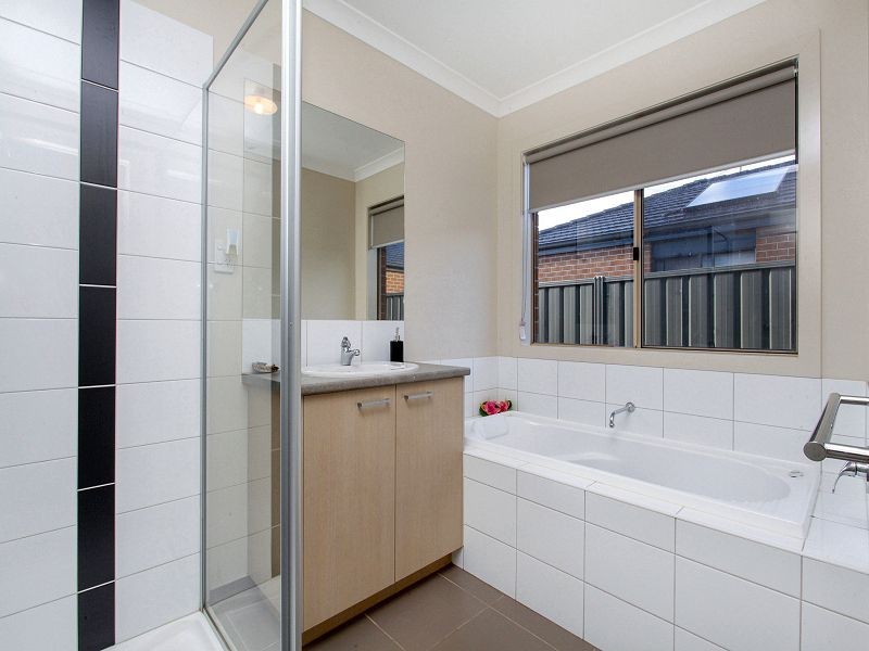 31 Stonehill Drive, Maddingley VIC 3340