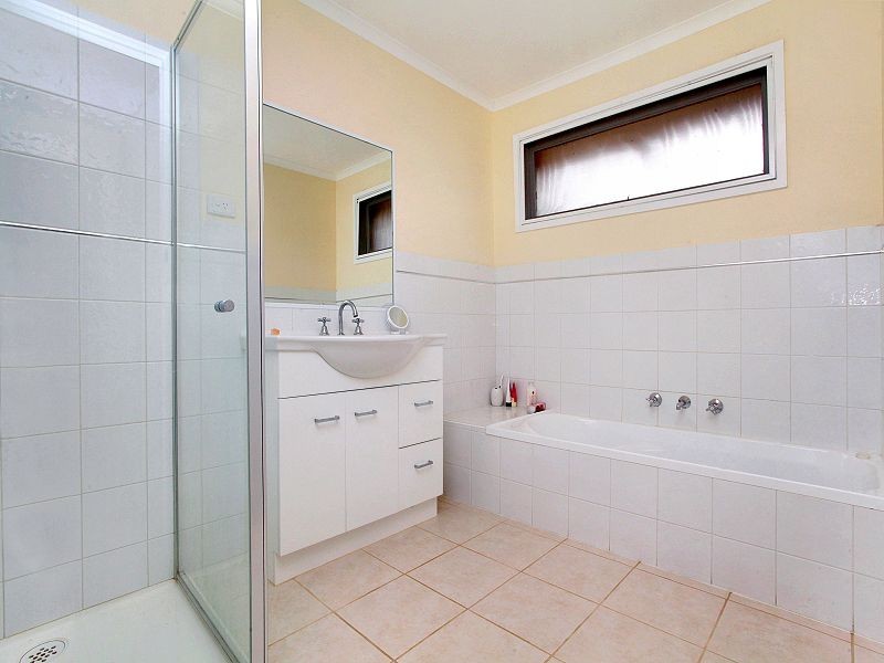 20 Quail Crescent, Melton VIC 3337