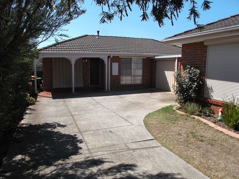 2/6 Oakfield Court, Melton South VIC 3338