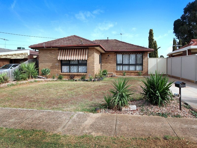 67 Blamey Drive, Melton South VIC 3338