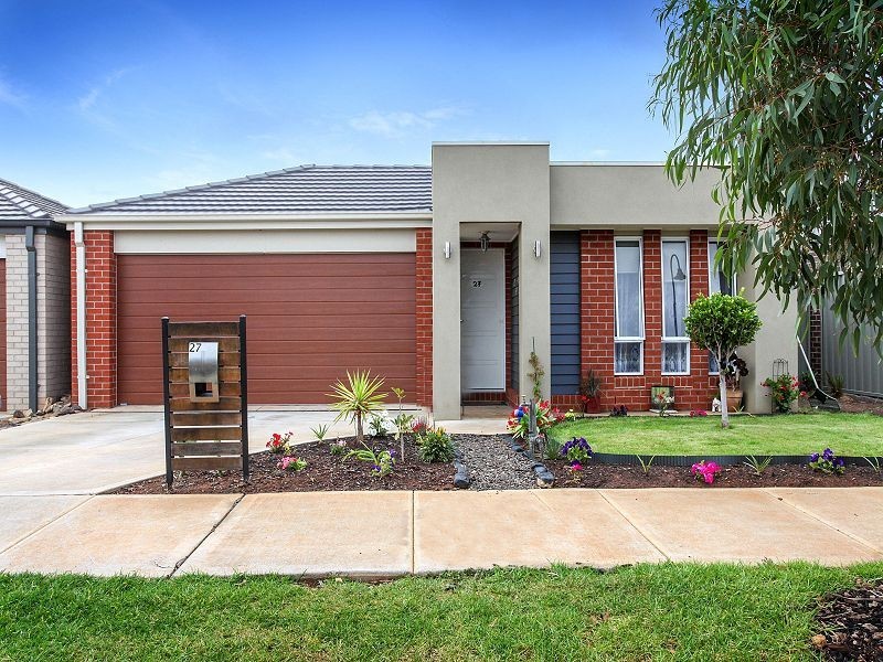 27 Stonehill Drive, Bacchus Marsh VIC 3340