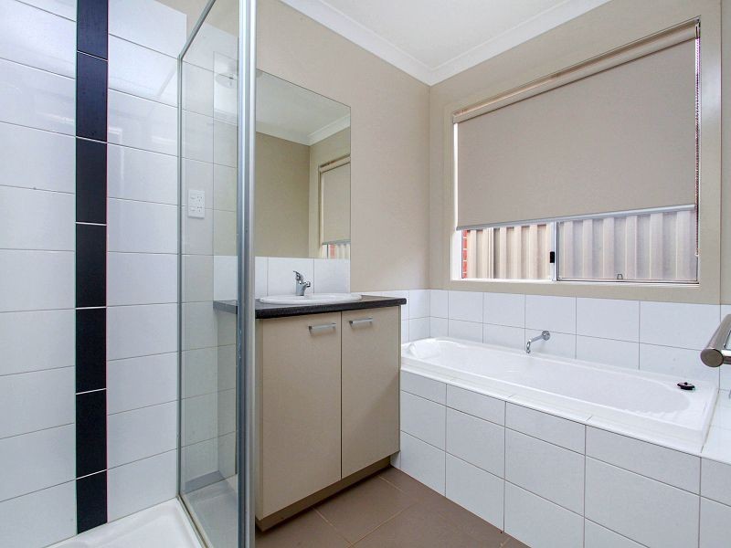 27 Stonehill Drive, Bacchus Marsh VIC 3340