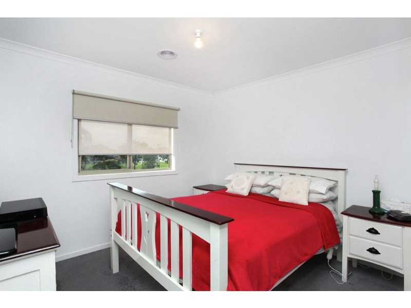 3/241 Coburns Road, Melton West VIC 3337