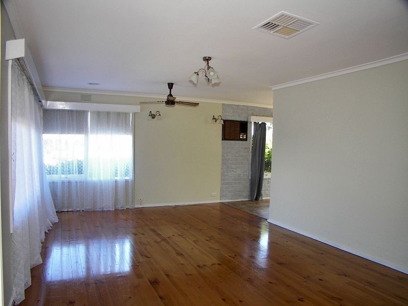 4 Vasey Court, Melton South VIC 3338