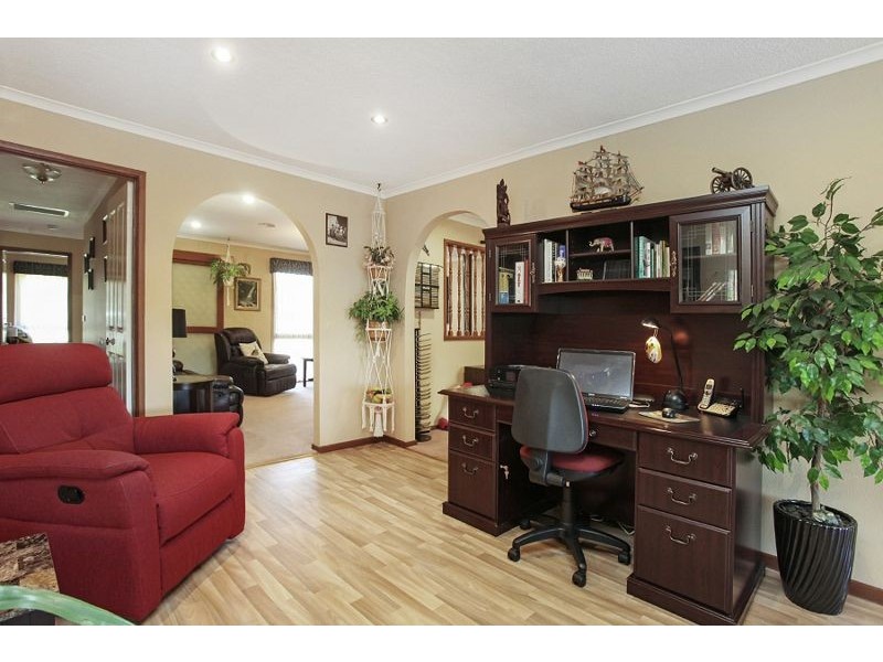 7 Marina Drive, Melton VIC 3337