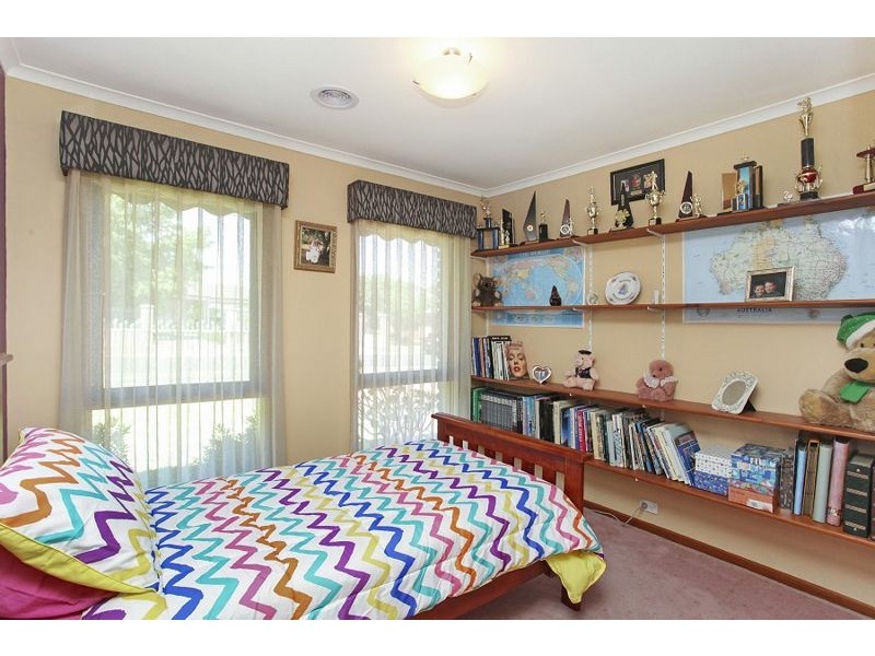 7 Marina Drive, Melton VIC 3337