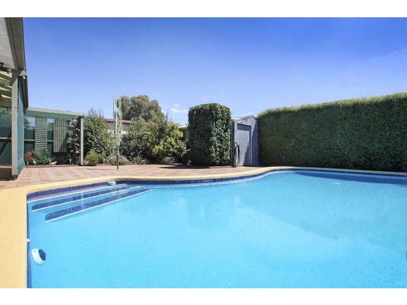 7 Marina Drive, Melton VIC 3337