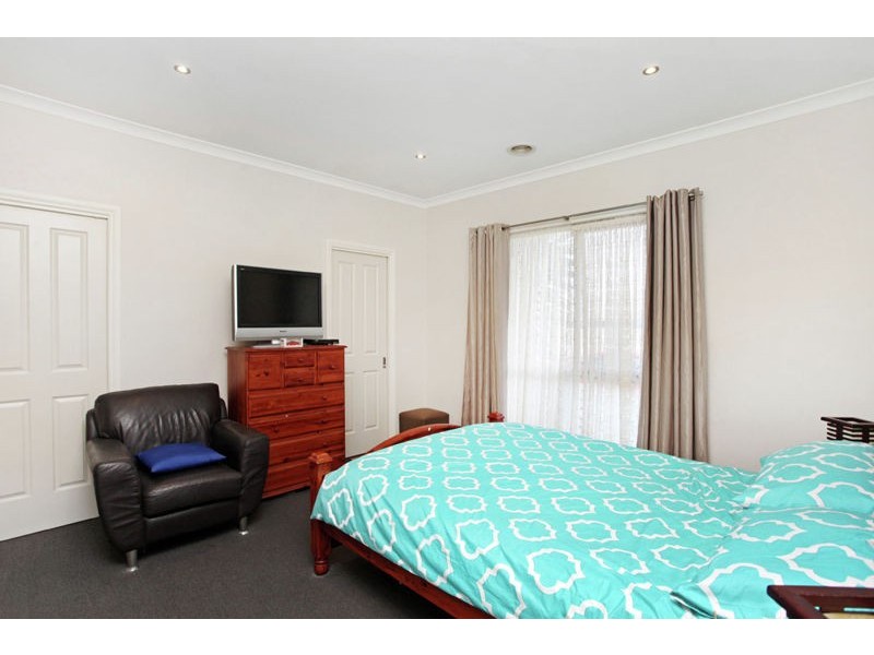 7 Greenhills Drive, Kurunjang VIC 3337