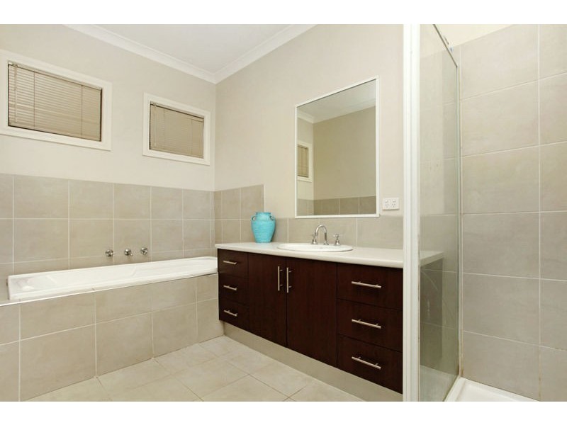 7 Greenhills Drive, Kurunjang VIC 3337