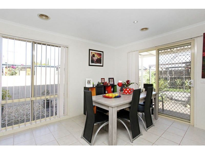 16 Fairhaven Boulervard, Melton West VIC 3337