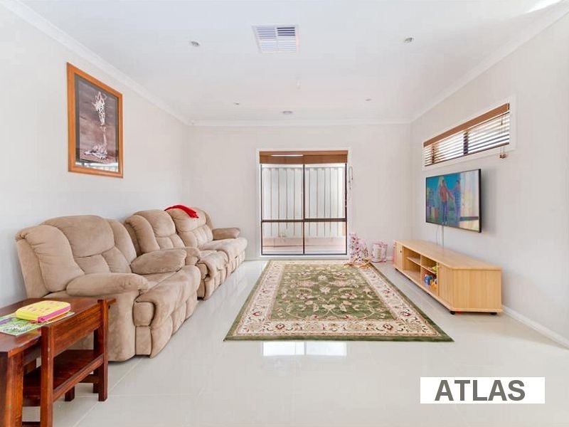 3 Erne Mews, Melton South VIC 3338