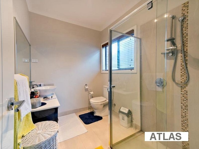 3 Erne Mews, Melton South VIC 3338