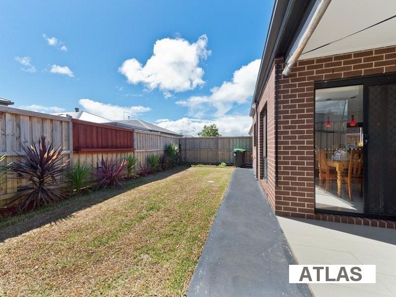 3 Erne Mews, Melton South VIC 3338