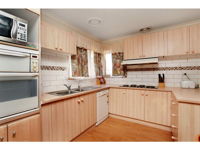 7 Liecester Crescent, Melton VIC 3337