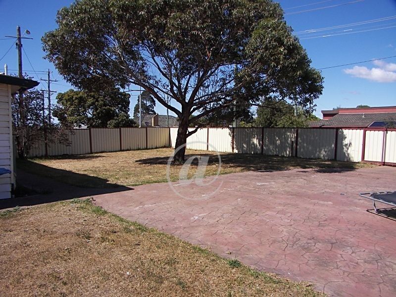 211 Station Road, Melton VIC 3337