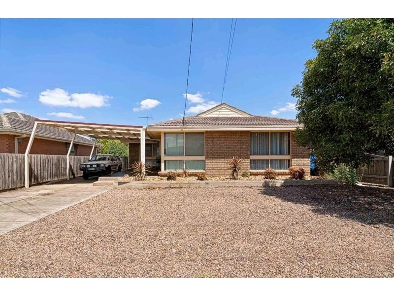 33 Frobisher Street, Melton VIC 3337