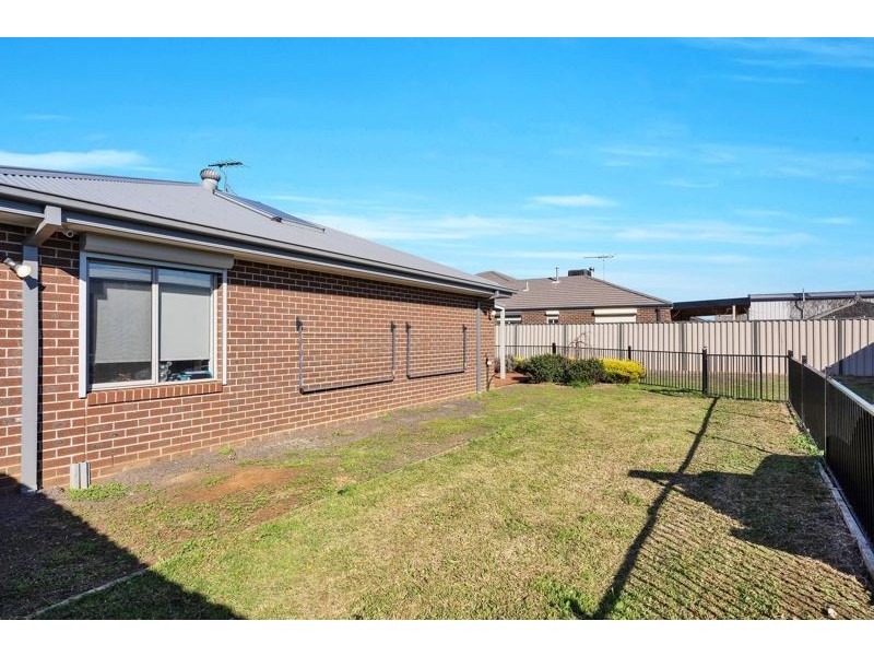 58 Dalray Crescent, Kurunjang VIC 3337