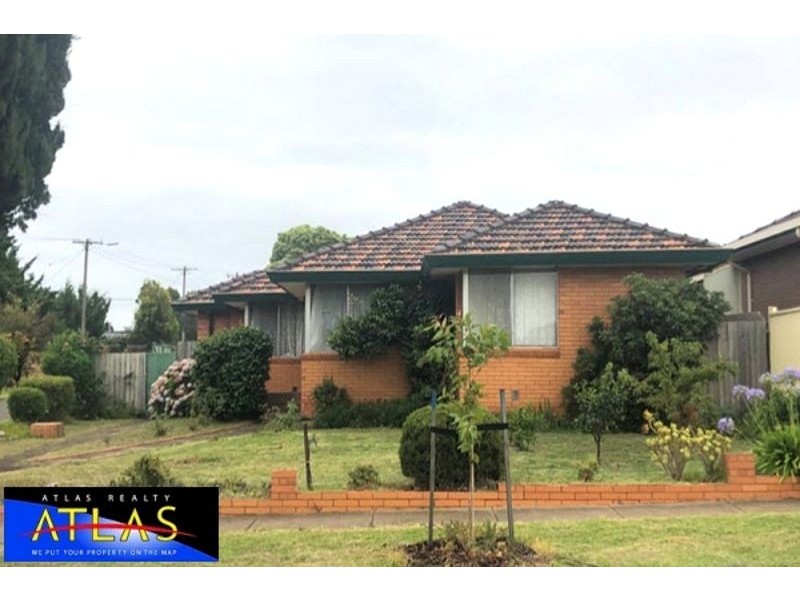 14 OLDERSHAW ROAD, Melton VIC 3337