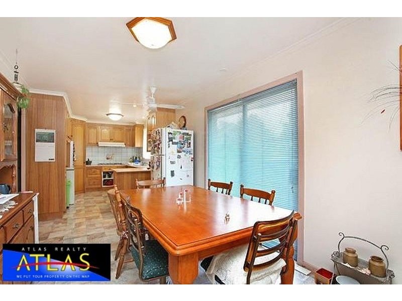 14 OLDERSHAW ROAD, Melton VIC 3337