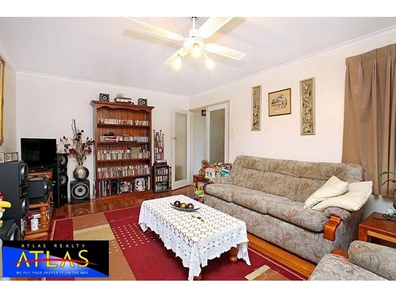 14 OLDERSHAW ROAD, Melton VIC 3337