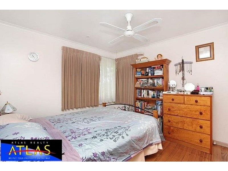 14 OLDERSHAW ROAD, Melton VIC 3337