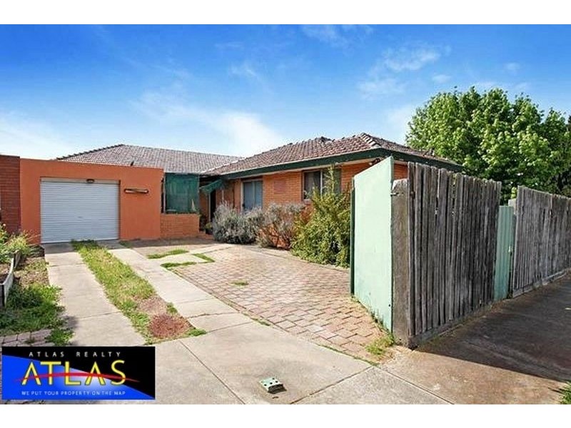 14 OLDERSHAW ROAD, Melton VIC 3337