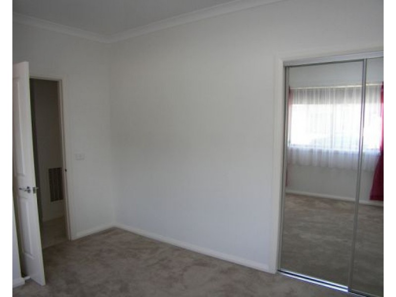 2/12 Heather Court, Kurunjang VIC 3337