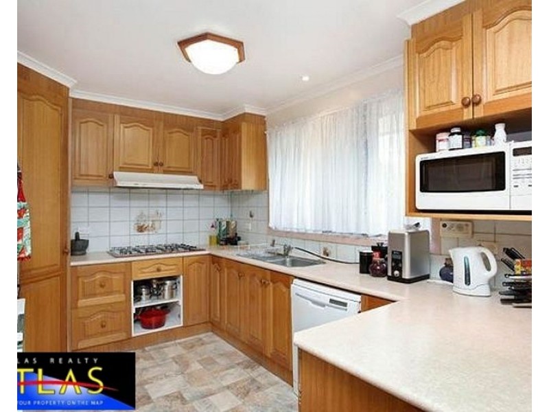 14 OLDERSHAW ROAD, Melton VIC 3337