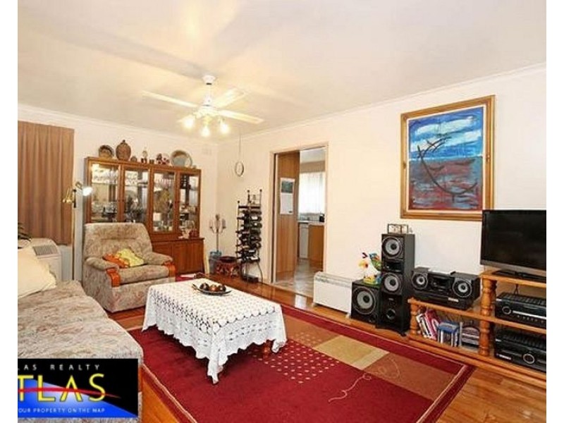 14 OLDERSHAW ROAD, Melton VIC 3337