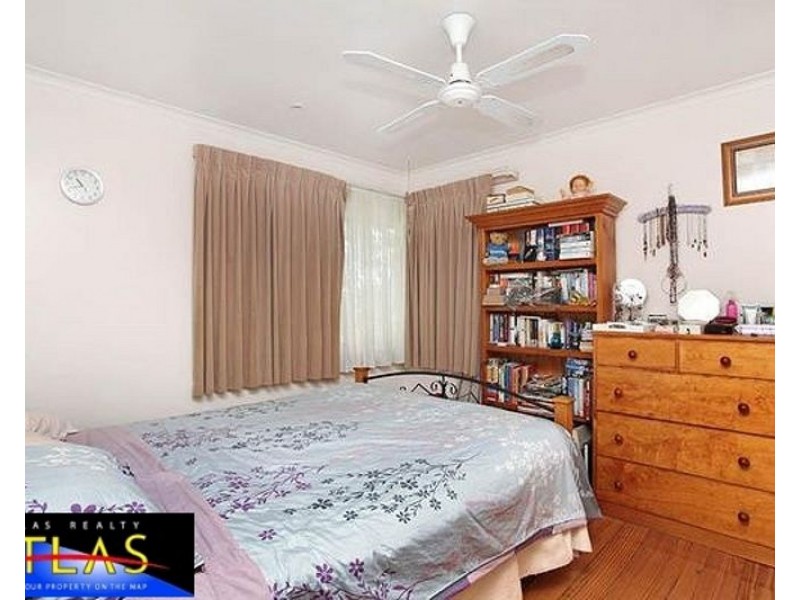 14 OLDERSHAW ROAD, Melton VIC 3337