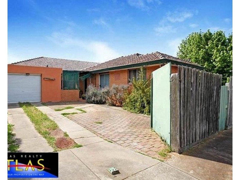 14 OLDERSHAW ROAD, Melton VIC 3337