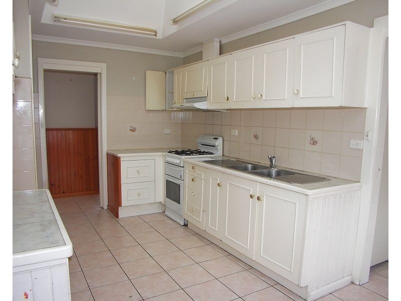 43 Henry Street, Melton VIC 3337