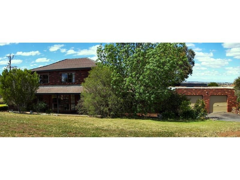 26 Moore, Bacchus Marsh VIC 3340