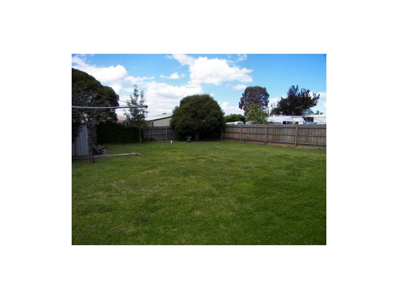 11 Harvey Street, Darley VIC 3340