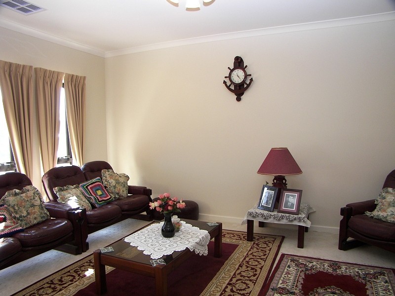 14 Fiddelwood Turn, Melton VIC 3337