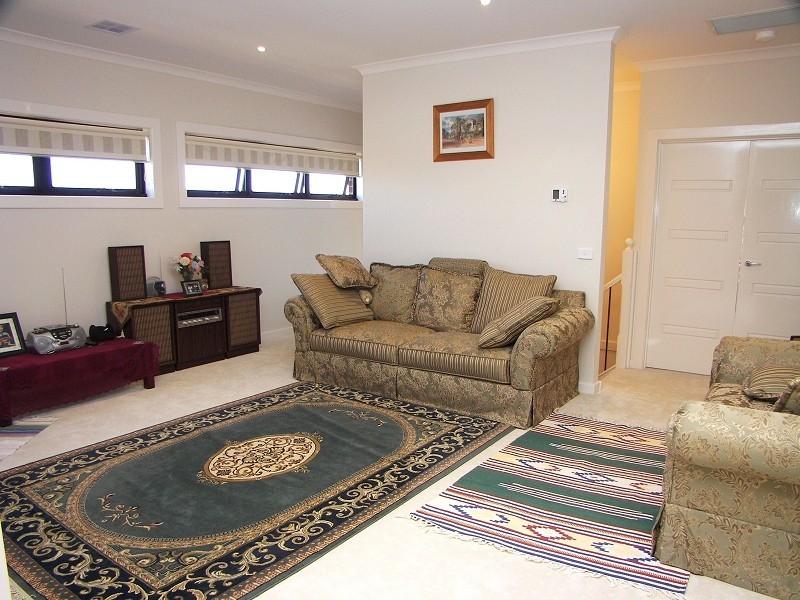 14 Fiddelwood Turn, Melton VIC 3337