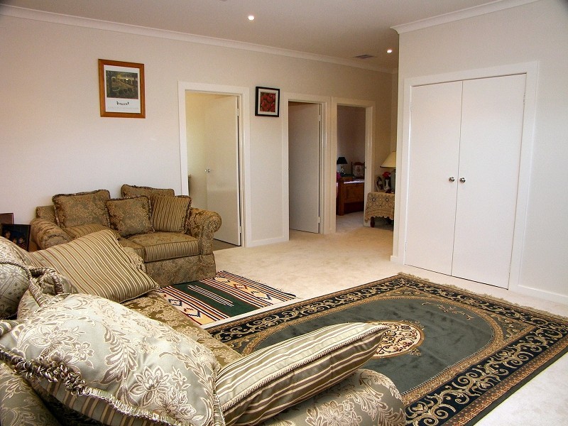 14 Fiddelwood Turn, Melton VIC 3337