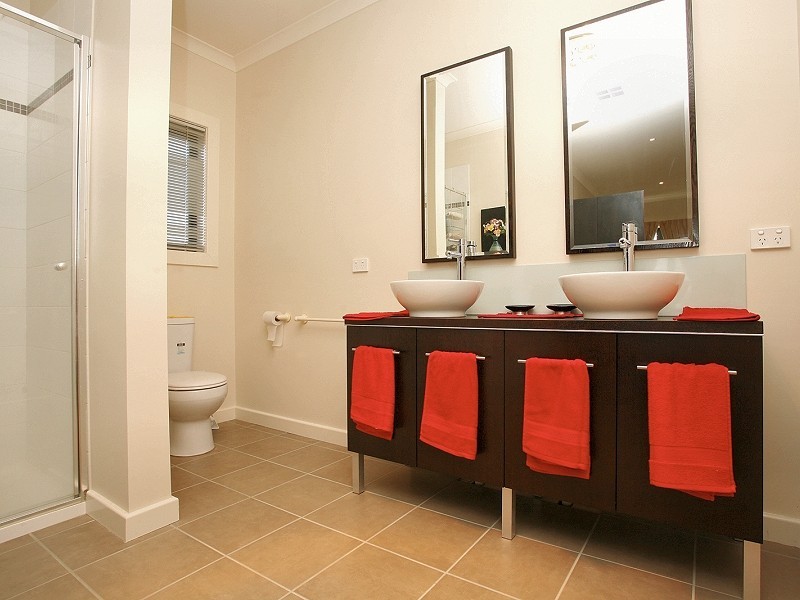 14 Fiddelwood Turn, Melton VIC 3337