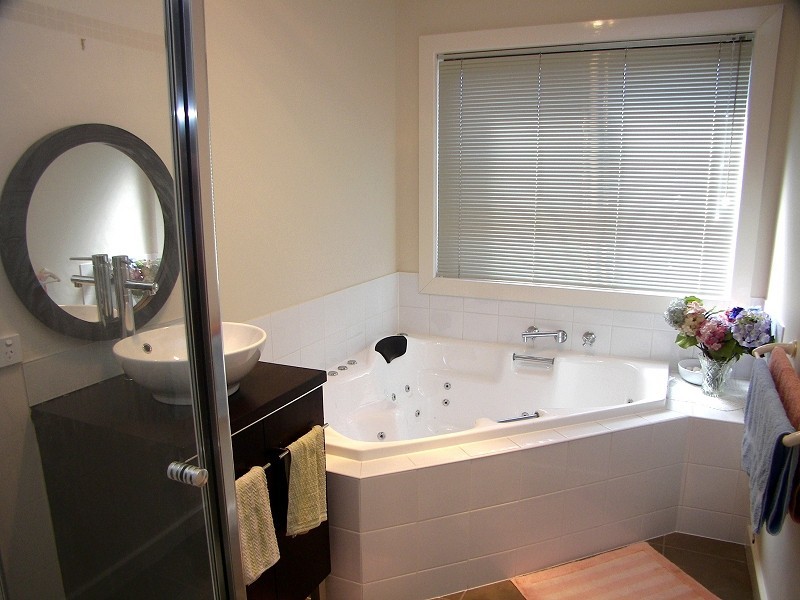 14 Fiddelwood Turn, Melton VIC 3337