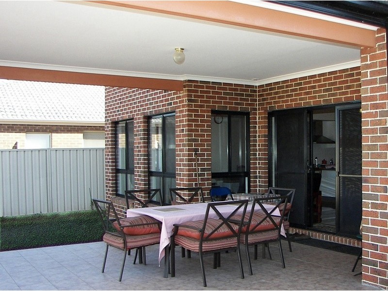 14 Fiddelwood Turn, Melton VIC 3337