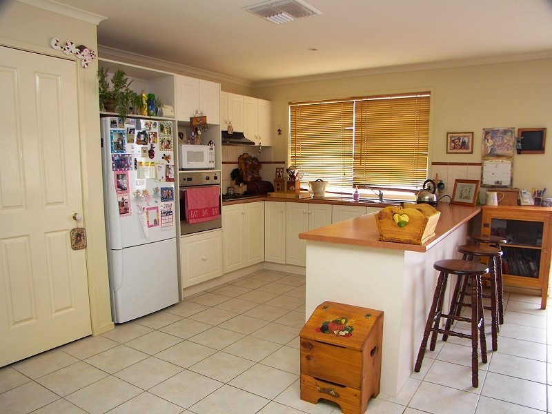 19 Lagarna Drive, Melton VIC 3337