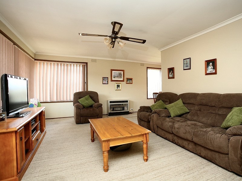 1 Macquarie Street, Melton South VIC 3338