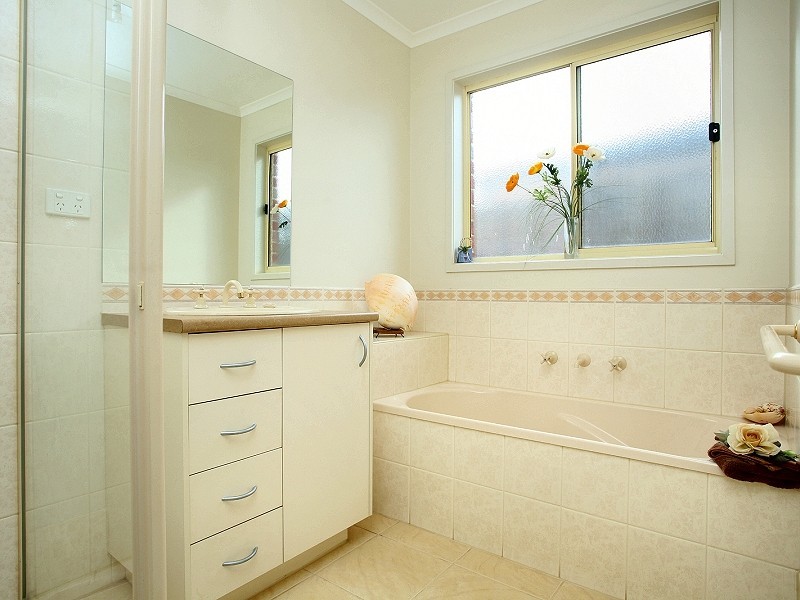 6 Kayla Way, Kurunjang VIC 3337