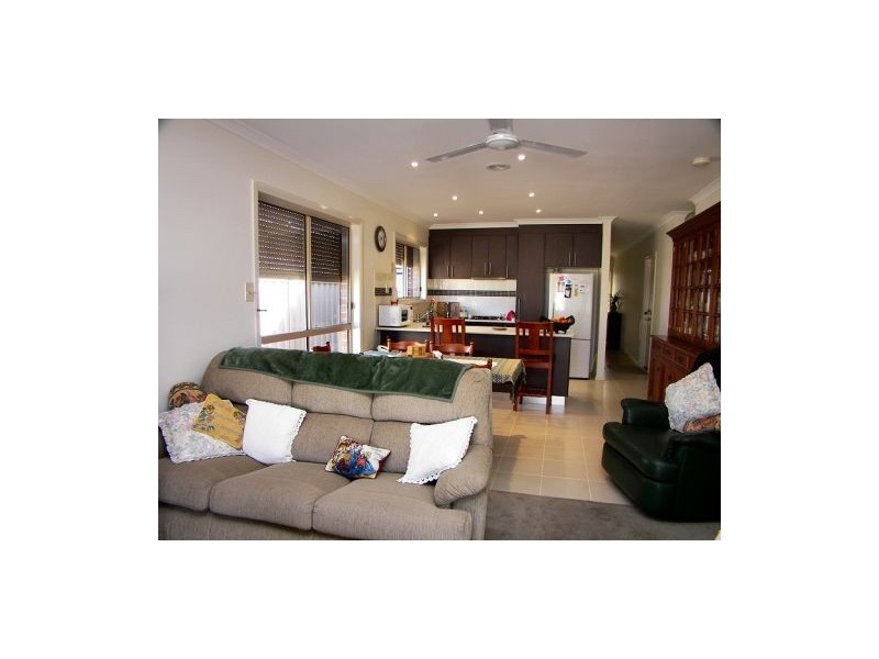 31 Scarborough Crescent, Melton VIC 3337