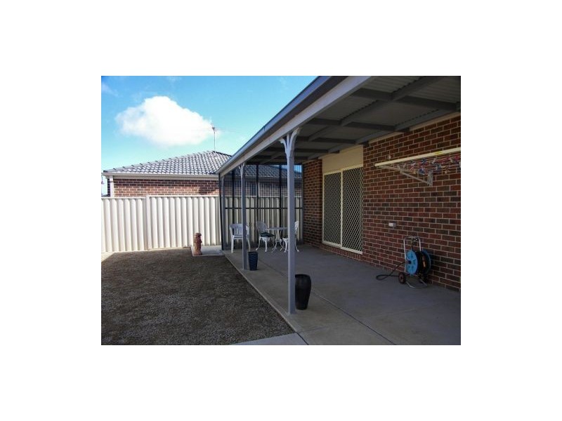 31 Scarborough Crescent, Melton VIC 3337