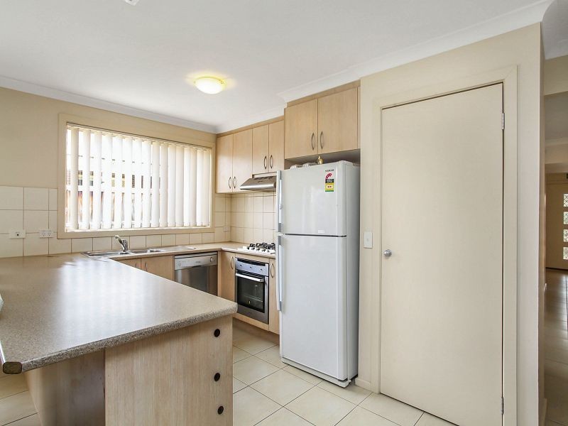 7 Rosemont Rise, Melton West VIC 3337