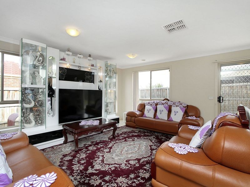 7 Rosemont Rise, Melton West VIC 3337