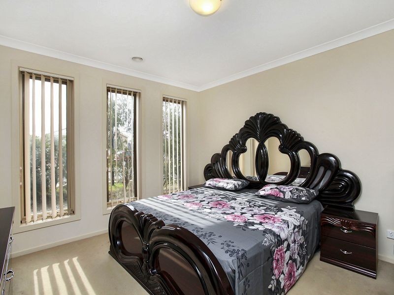 7 Rosemont Rise, Melton West VIC 3337