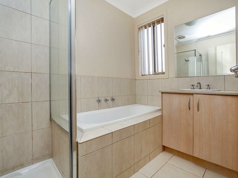 7 Rosemont Rise, Melton West VIC 3337